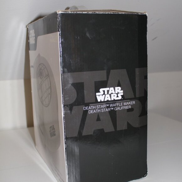 Brand New Star Wars Death Star Waffle Maker ThinkGeek Disney Kitchen Appliance - Picture 2 of 9